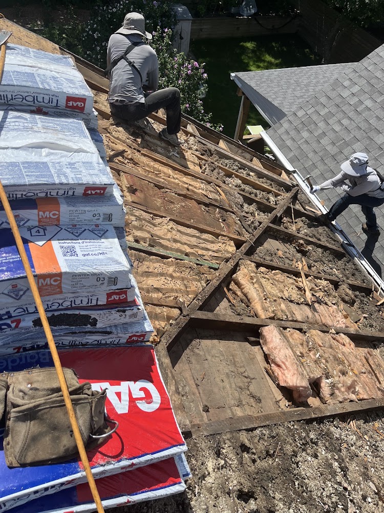 Oakline Roofing professionals